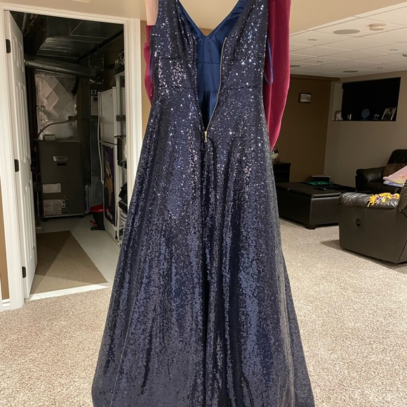 Grad dress navy blue - Picture 3 of 5